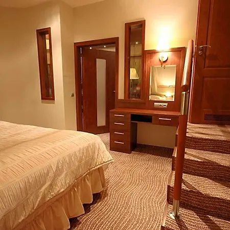 Sahara Hotel 4*